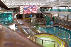 la piscina e la vasca idromass. la piscina e la vasca idromass.